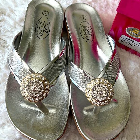 Bolaro silver and rhinestone sandals, brand new, size 7 - Picture 2 of 6